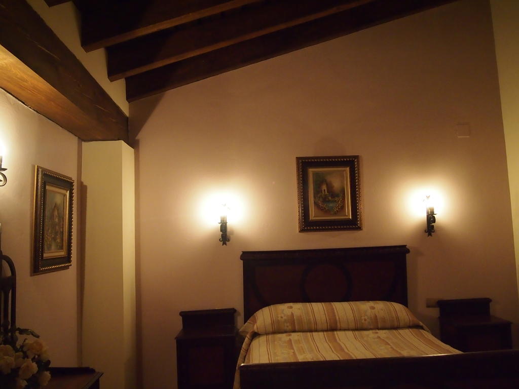 Vivienda Turistica Rural Casa Camilo ξενώνας Segura de la Sierra Δωμάτιο φωτογραφία
